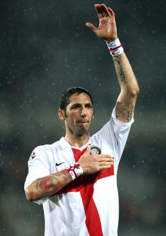 和我视频里说的一样，西班牙本地球迷果然对阿隆索更加包容（正如我在视频里提到的，西班牙本土球迷对阿隆索确实更宽容）