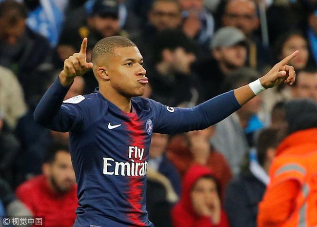 姆巴佩妙传卡马文加破门！皇马客场2-0领先毕巴，中场前关键进球打懵对手（半场前关键一击！姆巴佩送妙传卡马文加破门，皇马客场2-0领先毕尔巴鄂）