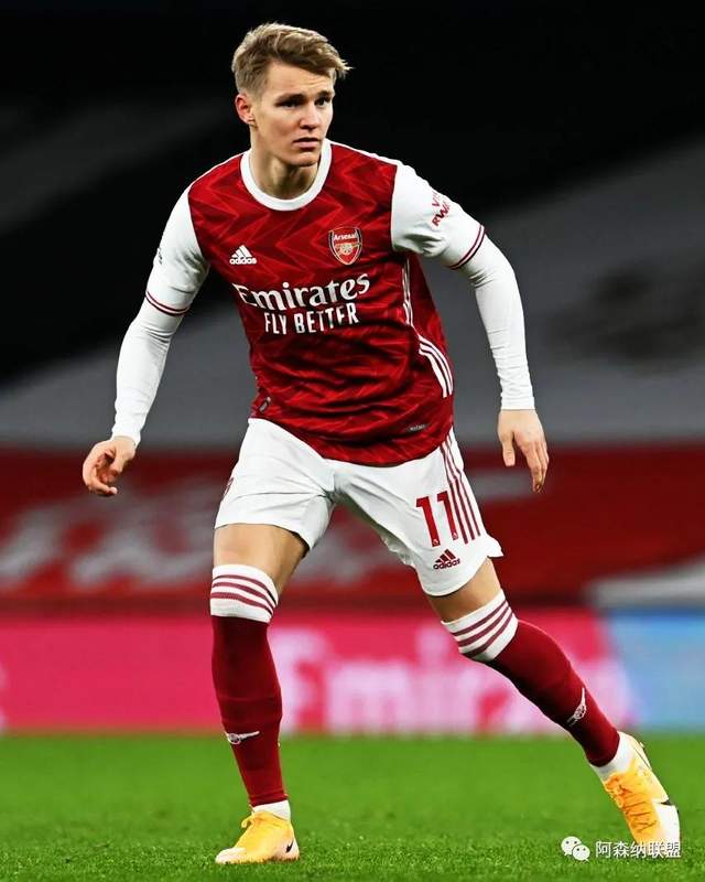 佩林：斯帕莱蒂正努力在技术层面带来新的概念，他非常细致（佩林：斯帕莱蒂致力于在技战术层面引入新理念，且极为细致）