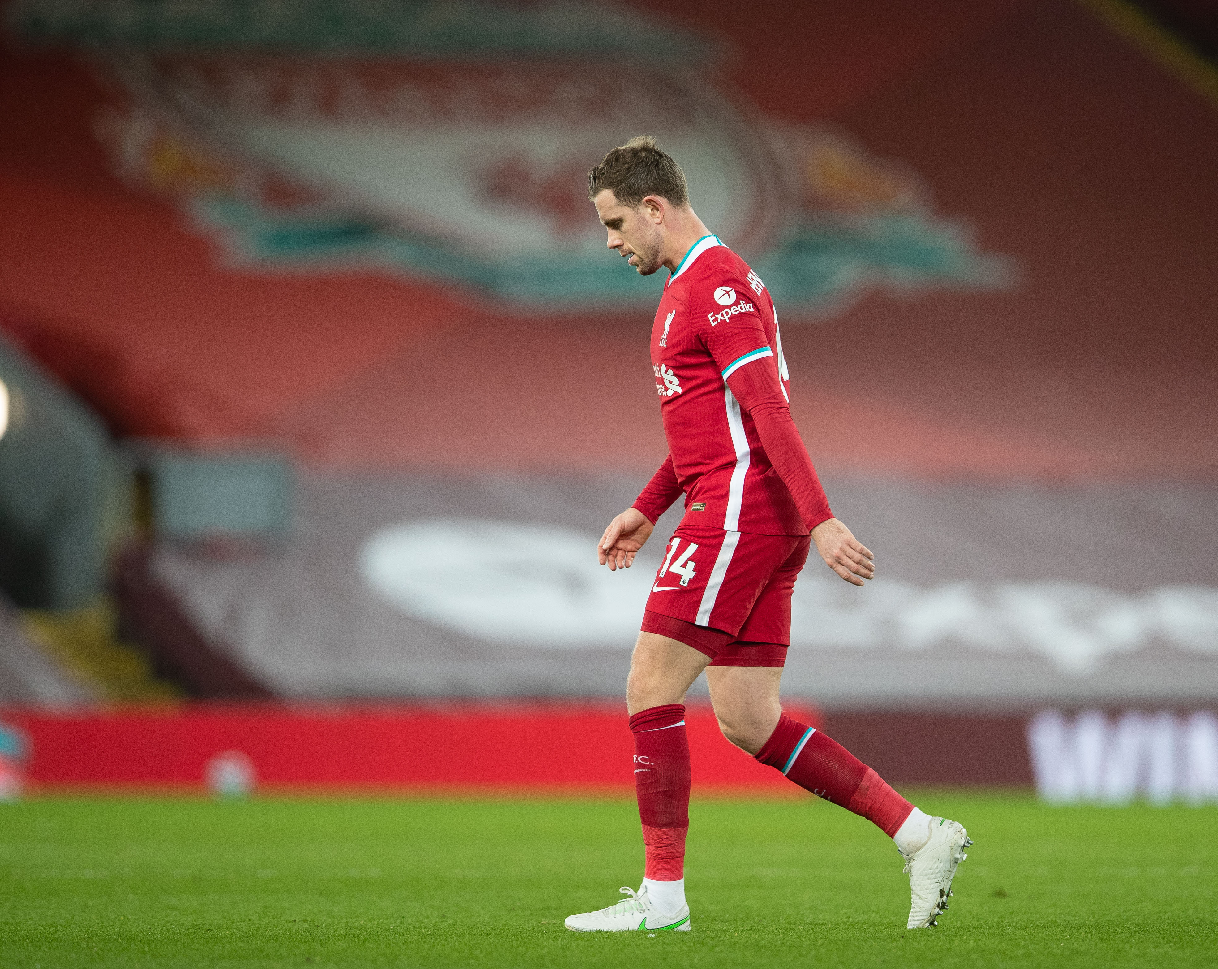 灰熊青年军崛起引发关注（灰熊新生代崛起备受瞩目）