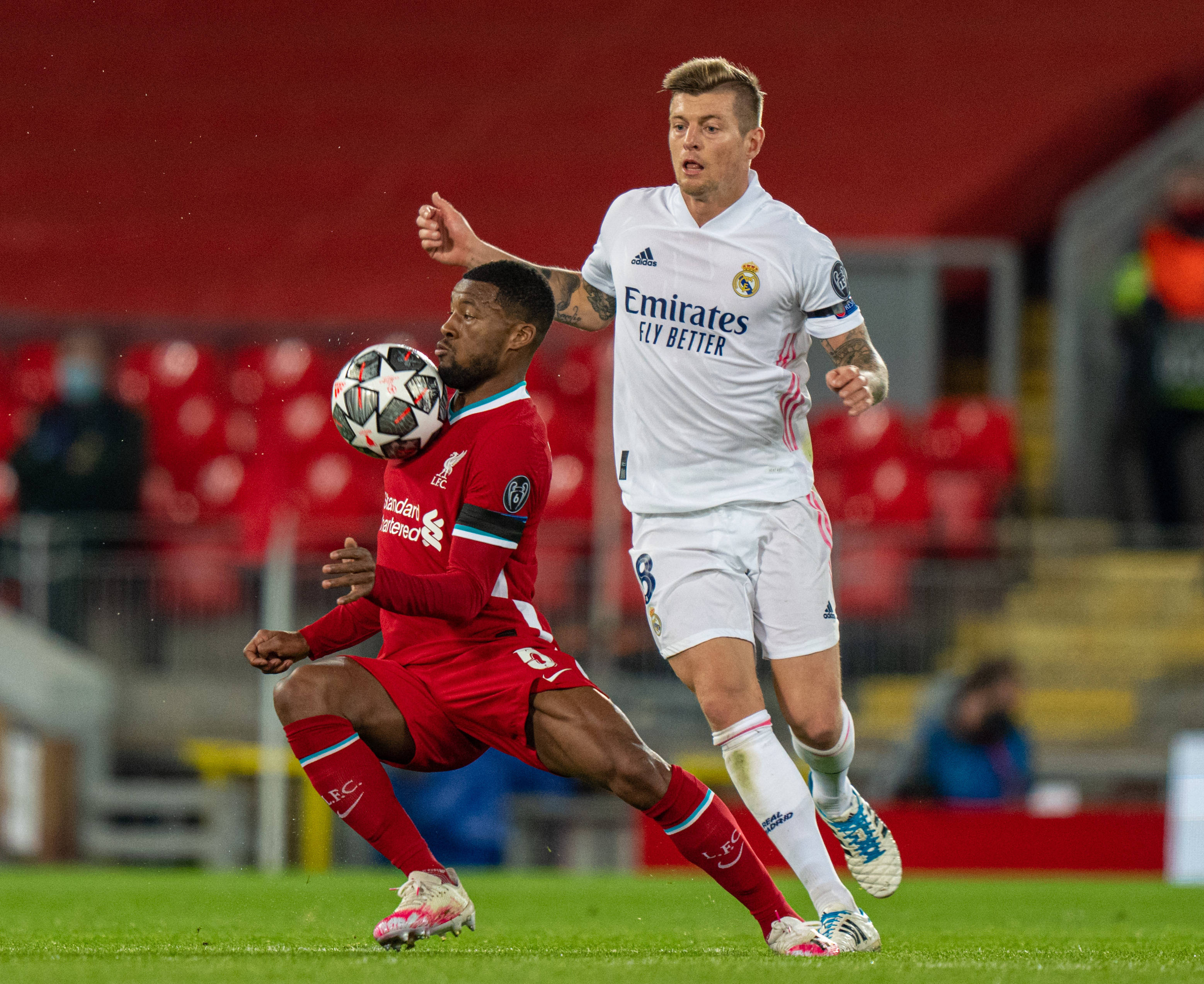 半场战报：奥萨苏纳2-0莱万特，鲁文-加西亚、维克托-穆尼奥斯破门（半场快讯：奥萨苏纳2-0领先莱万特，鲁文-加西亚与维克托-穆尼奥斯建功）