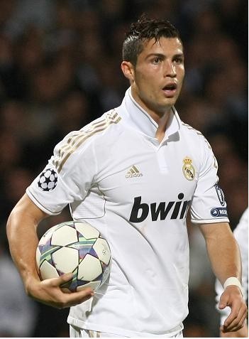 21世纪戴帽的巴萨球员：梅西48次断档领先，莱万4次跻身前五（巴萨21世纪帽子戏法榜：梅西48次遥遥领先，莱万4次跻身前五）