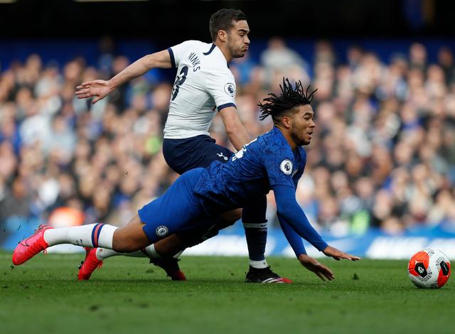 德天空：那不勒斯想签弗赖堡中场曼赞比顶替受伤的德布劳内（德天空：那不勒斯拟签弗赖堡中场曼赞比，以替代因伤缺阵的德布劳内）