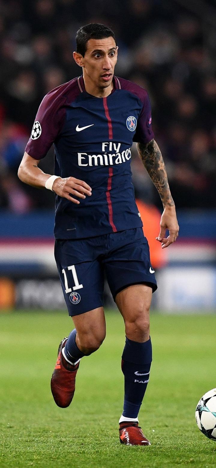 国乒输单打！王皓盯着王楚钦心事重重，梁靖崑技不如人：没好办法（国乒单打失利！王皓望向王楚钦愁绪难掩，梁靖崑技逊一筹：无计可施）