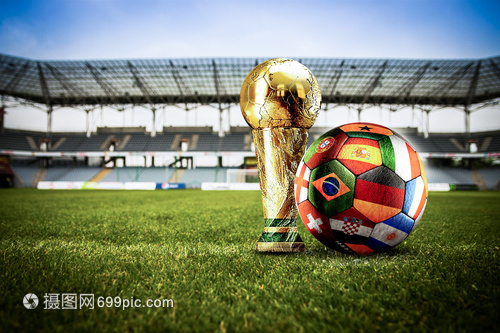 埃默松：我并不怀念在米兰的日子；那儿的人聊我比聊C罗还多（埃默松直言不怀念米兰：当地谈论我比谈C罗还频繁）