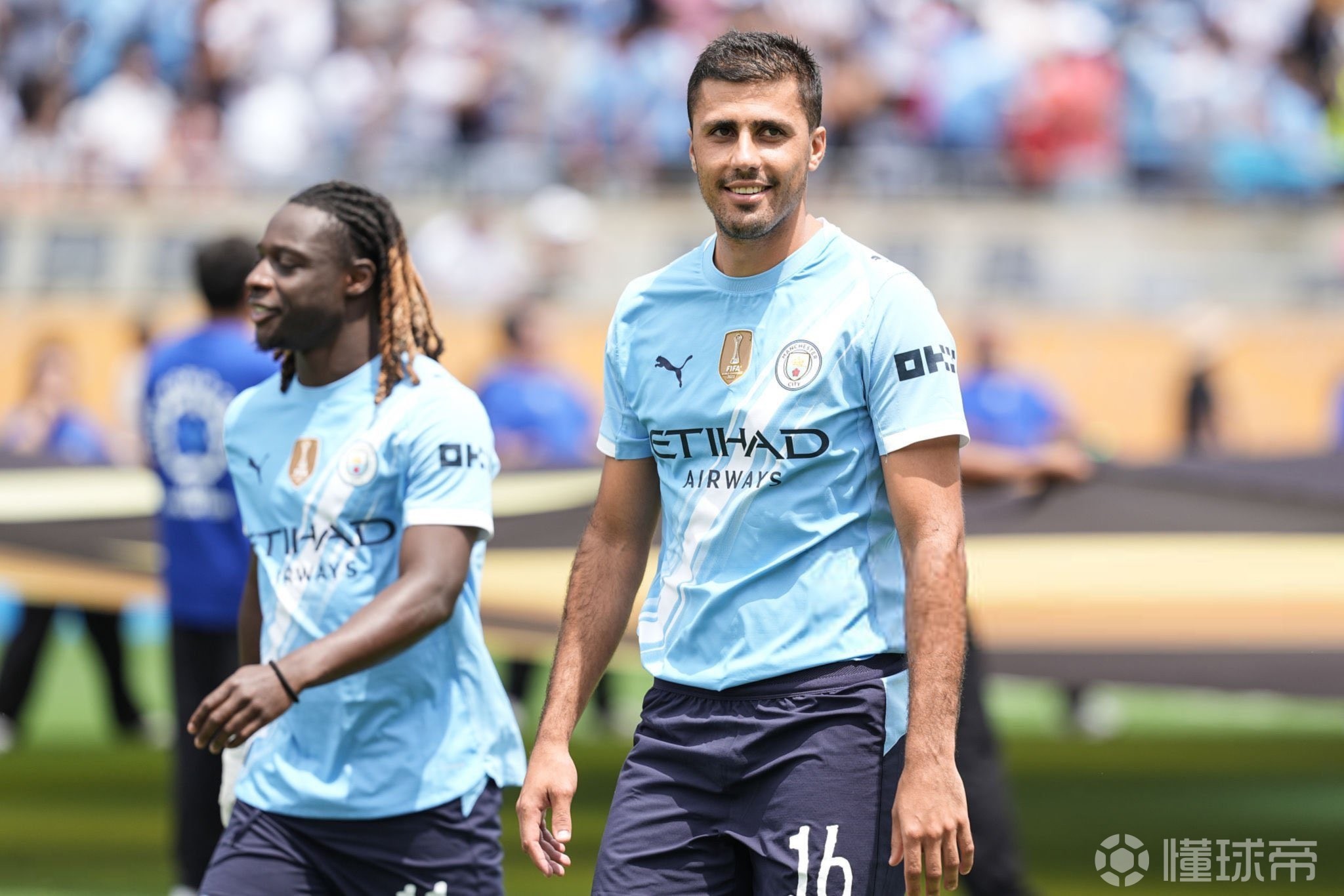 重磅！皇马遭遇重创！阿诺德伤缺两月将错过15场比赛，欧冠生死战告急（噩耗！皇马遭遇重击：阿诺德伤停两月恐缺15战，欧冠生死战告急）