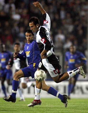 传记作者：莱万曾不满哈维的训练，他在波兰和拜仁都曾施压换帅（传记作者爆料：莱万不满哈维训练，曾在波兰与拜仁推动换帅）