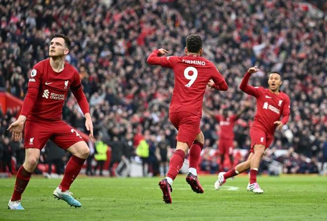 每体：卡萨多腹股沟有些刺痛，初步看来情况并不严重（每体：卡萨多腹股沟出现轻微刺痛，初步判断无大碍）