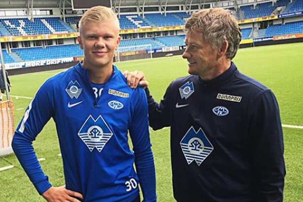 跟队：孙兴慜将留在韩国，以便于完成加盟洛杉矶的转会（随队记者：孙兴慜将留在韩国，以推进加盟洛杉矶的转会手续）