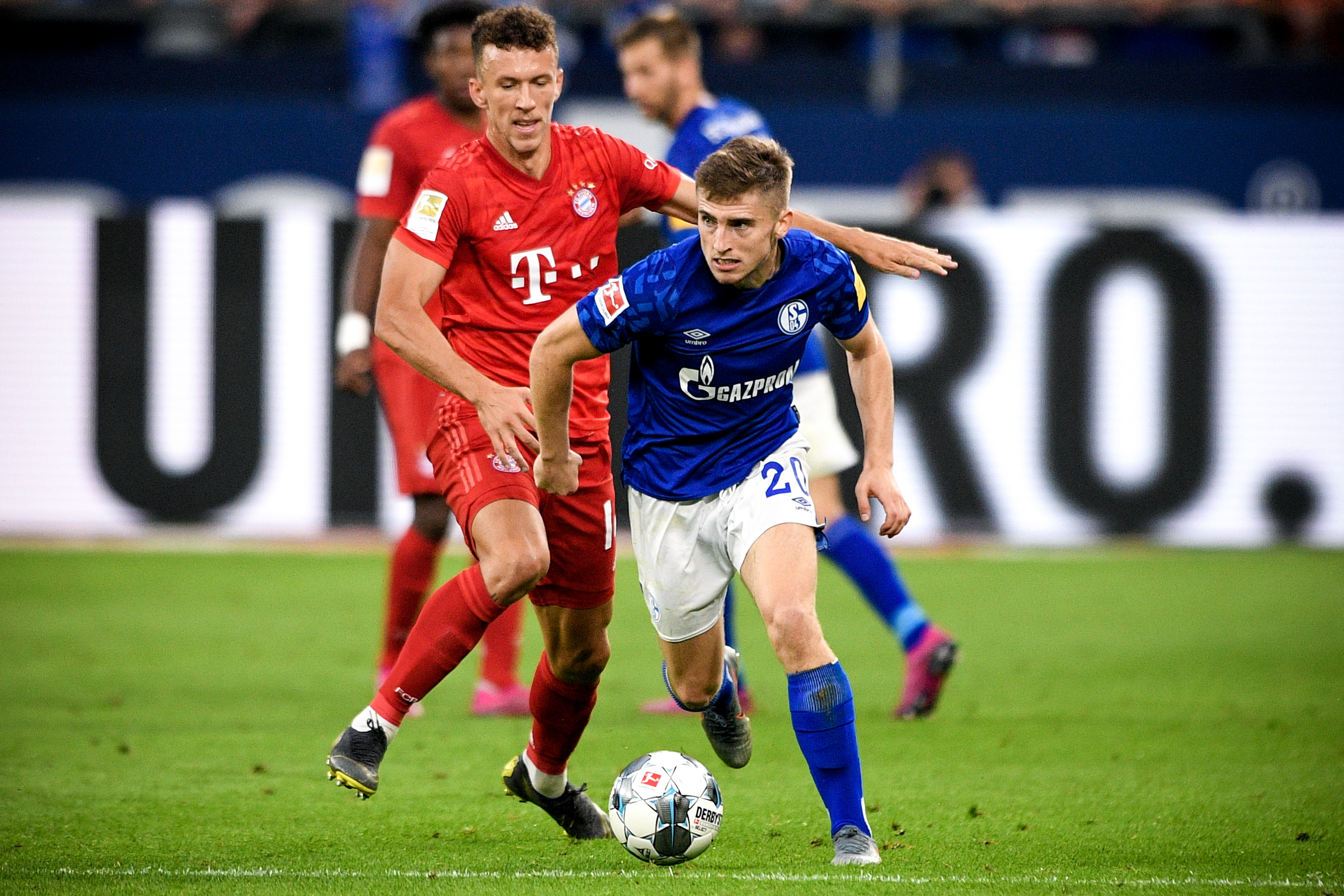 孔蒂：卡拉巴赫非常难对付，我对球队今天的表现很满意（孔蒂：卡拉巴赫难缠，球队今日表现令我满意）