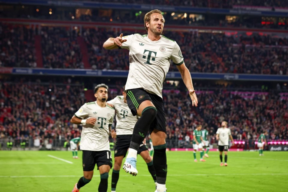 弗罗因德：对诺伊尔的未来我们并不着急；拜仁确实联系过安东尼（弗罗因德：诺伊尔的未来不急定论，拜仁已与安东尼取得联系）