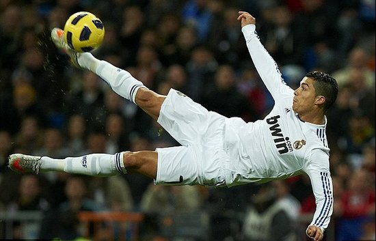 理疗师：DV9的伤和丁丁、卢卡库类似，可能需要3到5个月恢复（理疗师：DV9伤势与丁丁、卢卡库相近，预计康复需3至5个月）