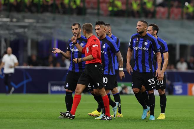 卡卢卢：今天我们犯了很多错误，这不是偶然，我们必须更专注（卡卢卢：今天失误频频绝非偶然，我们必须更加专注）