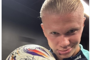 罗马诺：梅努可能在1月离开曼联，那不勒斯对租借他很感兴趣（罗马诺：那不勒斯有意租借梅努，球员或在冬窗离开曼联）