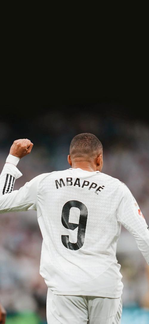 杰伦·布朗：利用防守牵制力，为队友创造进攻机会（杰伦·布朗：以防守吸引力为队友撬开进攻空间）