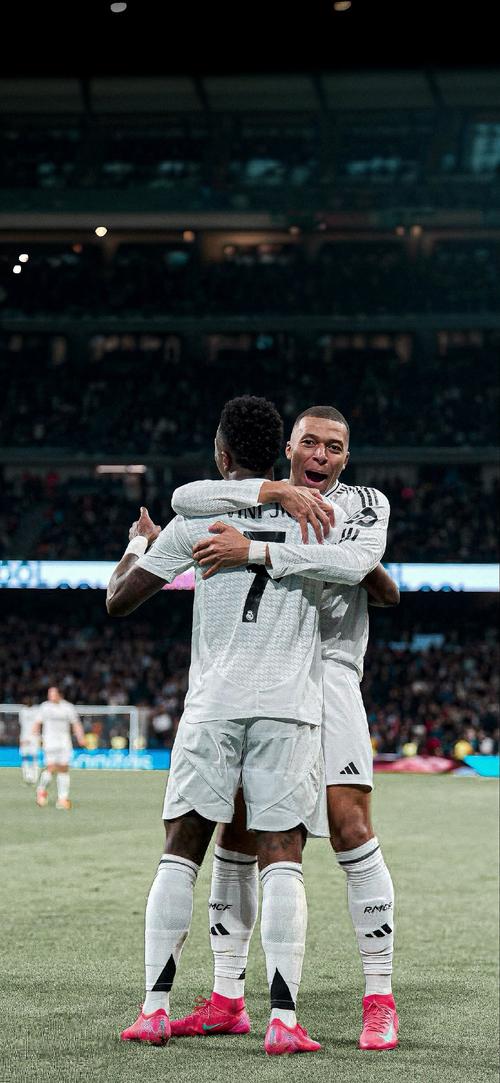 尤尔曼德：我们踢得非常好；弗莱肯的扑救改变了比赛局势（尤尔曼德：球队发挥出色，弗莱肯神扑扭转战局）