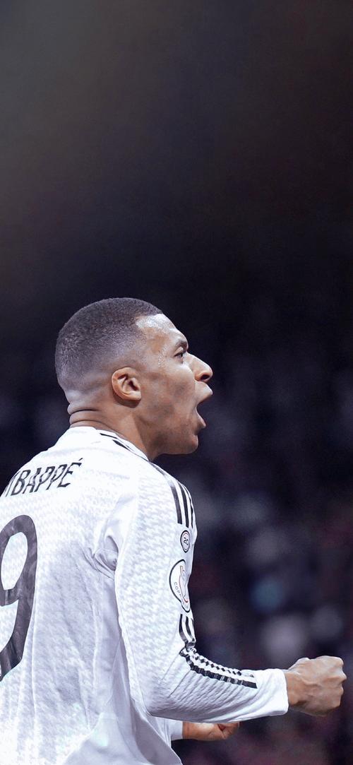 博主：萨拉赫将观看卡拉格解说曼联，俱乐部警告他的社媒动作（博主称萨拉赫将收看卡拉格解说曼联比赛，俱乐部已就其社媒行为发出警告）