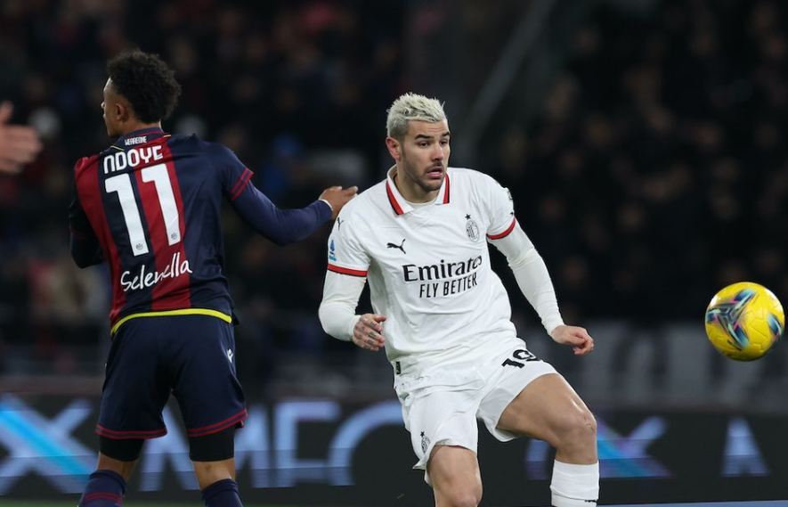 英超-攻击线哑火达洛特破门 曼联1-1西汉姆近5轮仅1胜（英超：曼联锋线低迷达洛特破门 1-1战平西汉姆 近5轮仅一胜）